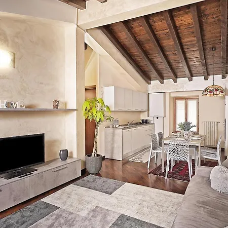 La Finestra Sul Apartment San Felice del Benaco